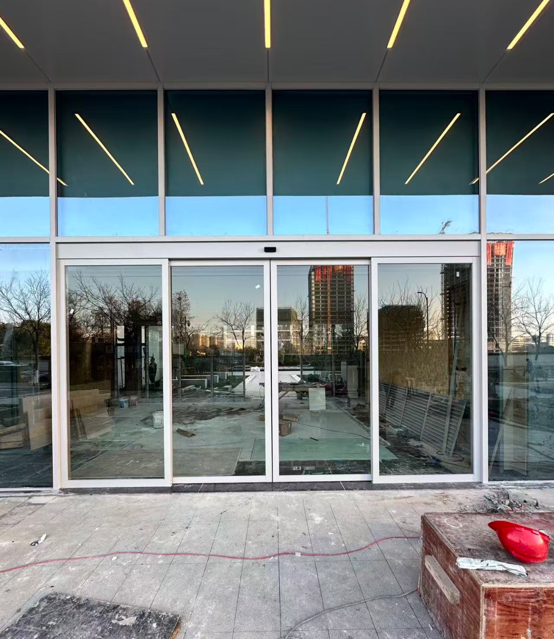 Auto Aluminum Sliding Door — Thumbnail 4