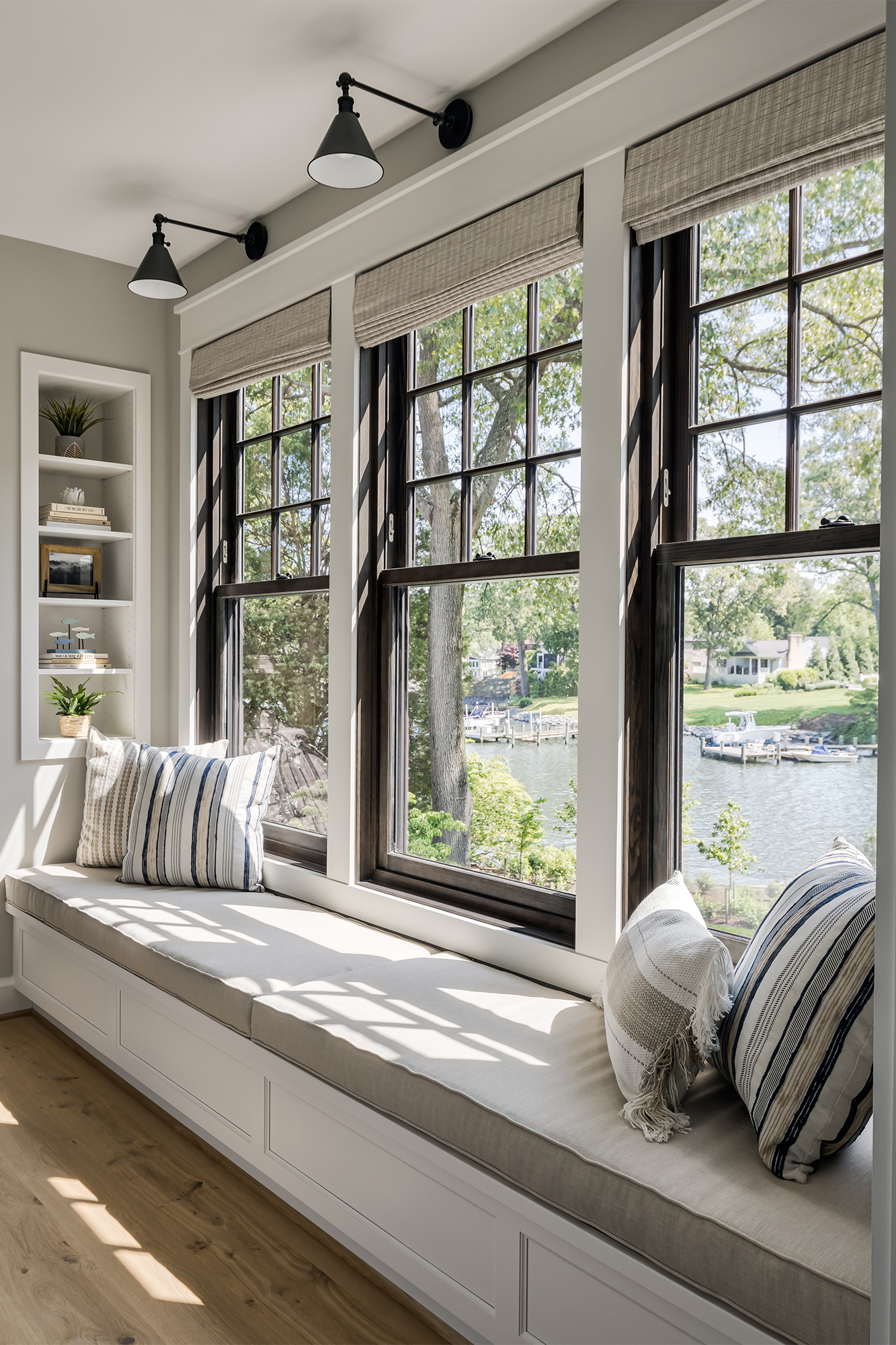 Hung Window — Thumbnail 4